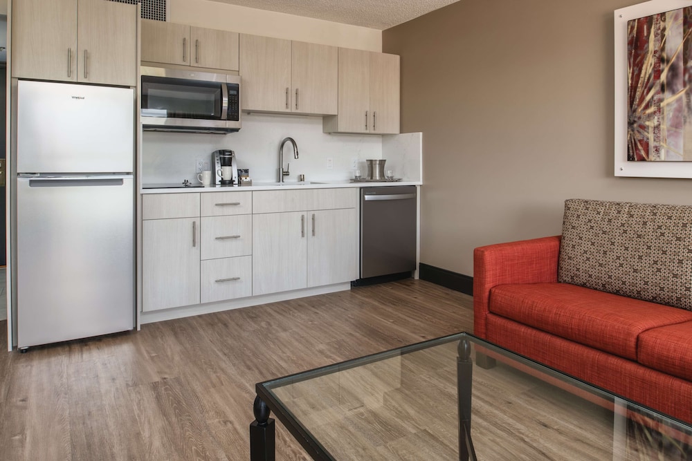 Hilton Bellevue - photo 13