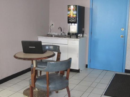 Regency Inn Of Naperville - photo 15