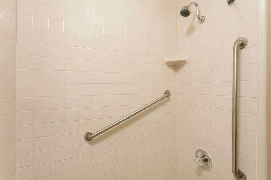 Days Inn by Wyndham Bullhead City - photo 13