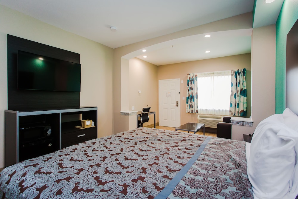 Palace Inn and Suites Willowbrook Mall - photo 25