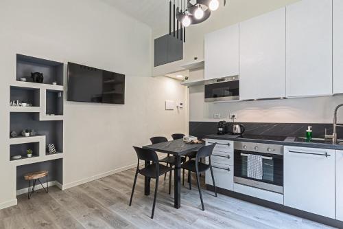 La Boutique Milano: Appartamento in Porta Romana — 4-Star Luxury Hotel in Milan, Italy