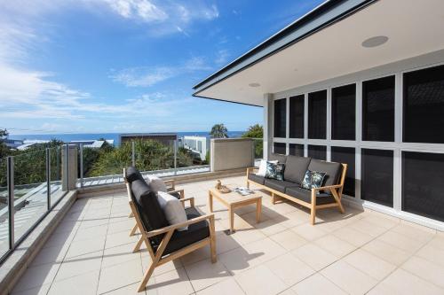 Coastal Retreat With Ocean Views 18075844 — Sunshine Beach