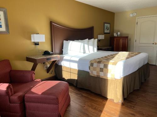 Atkinson Inn & Suites - photo 6