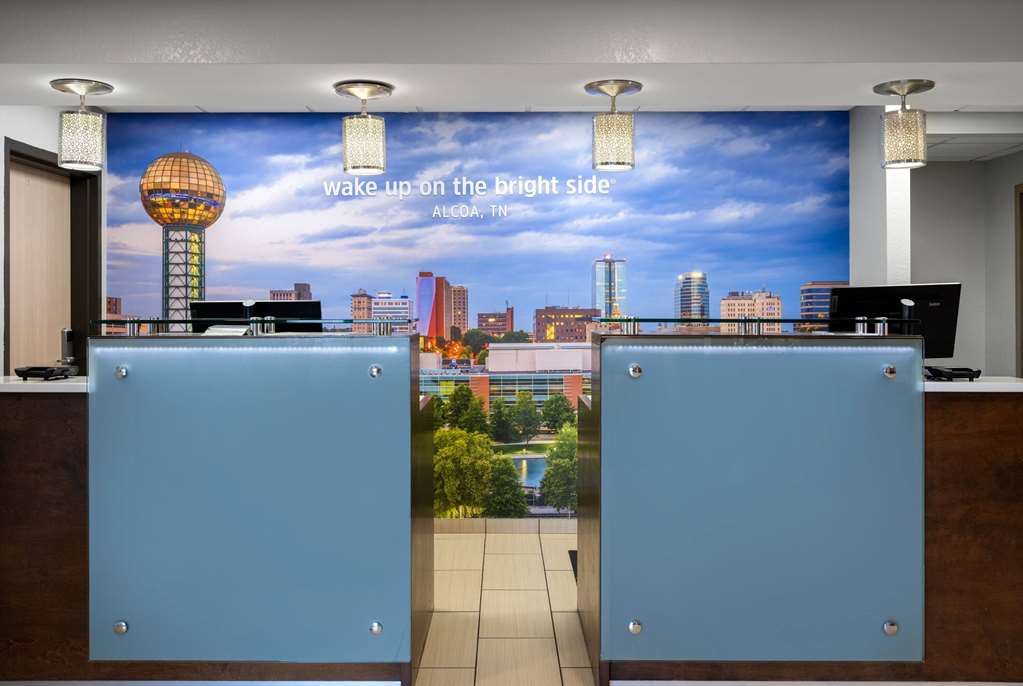 La Quinta Inn & Suites by Wyndham Knoxville Airport - photo 4