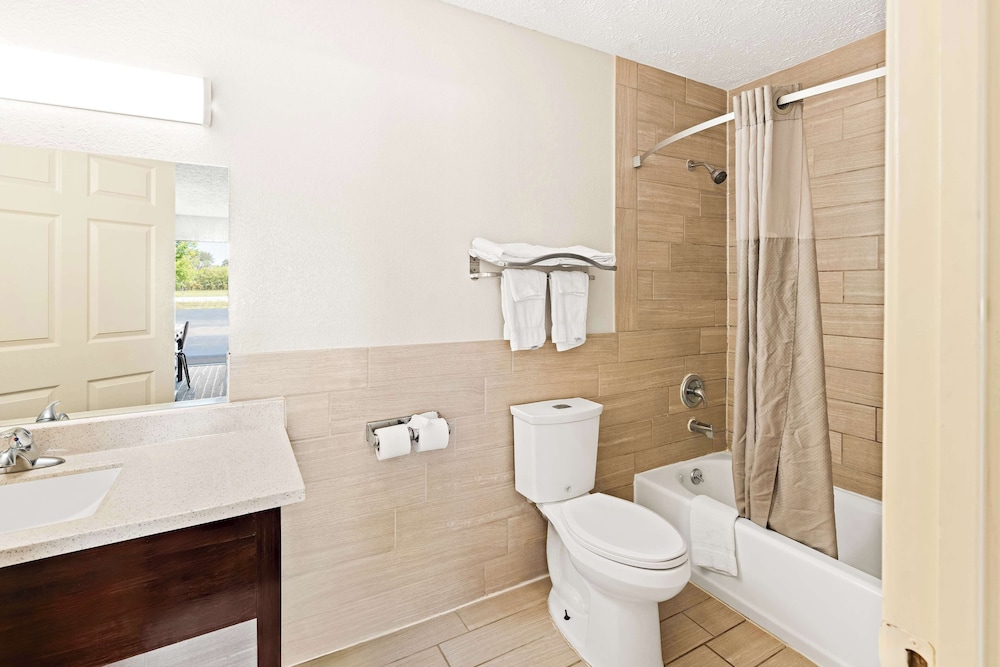 Americas Best Value Inn & Suites Mt. Pleasant - photo 26