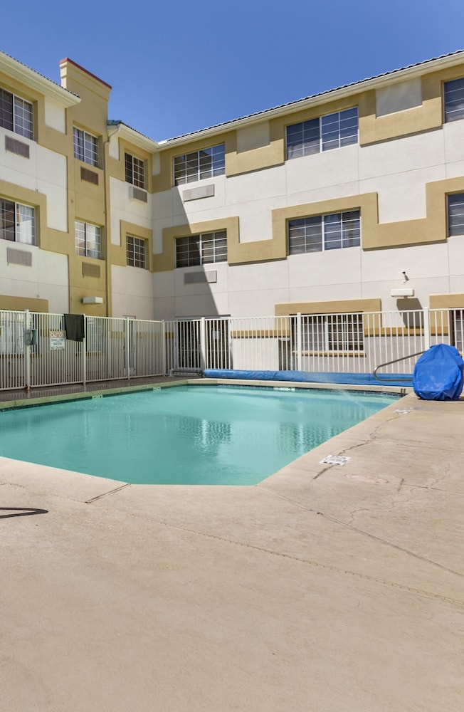 Spark by Hilton Tempe Phoenix Airport - photo 21
