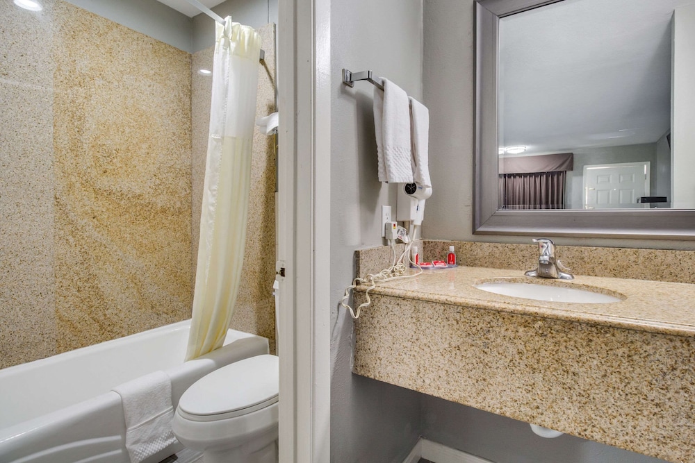 Prestige Inn - photo 15