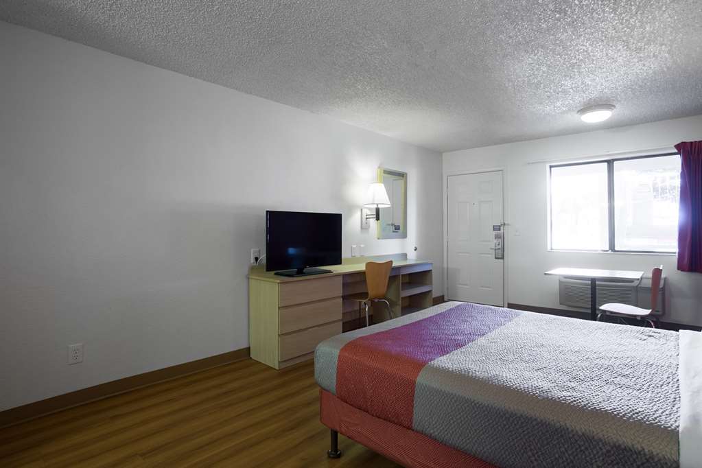 Motel 6 Kingman AZ Route 66 West - photo 7