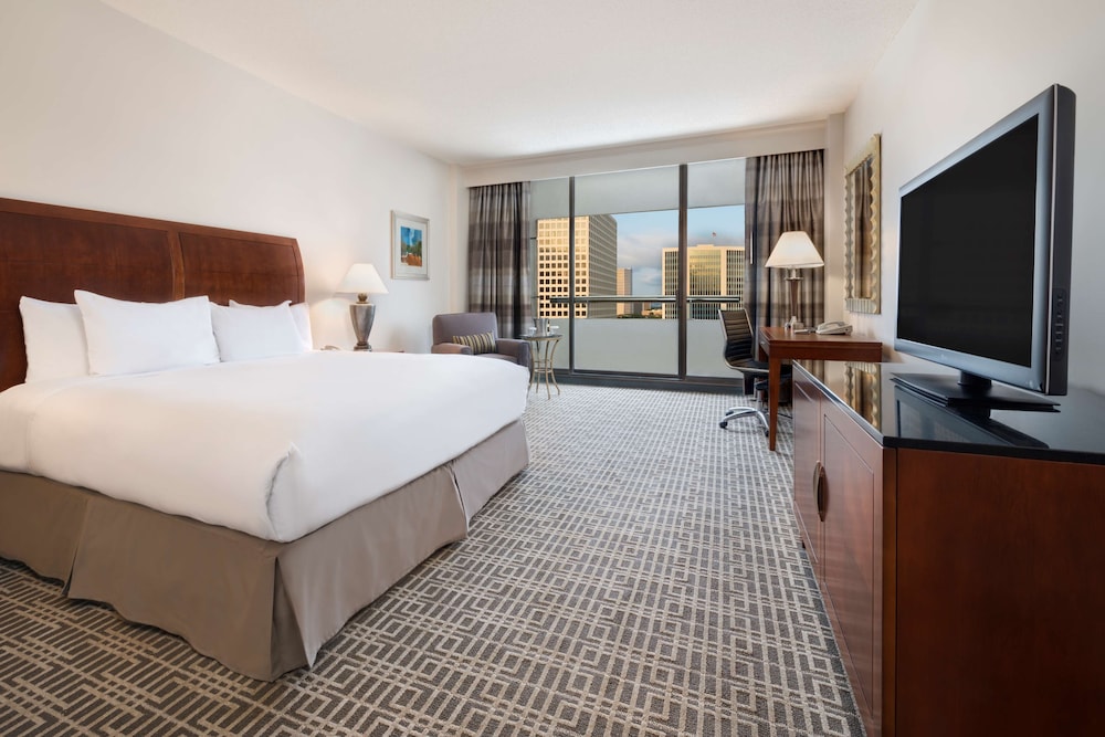 Hilton Houston Post Oak by the Galleria - photo 18