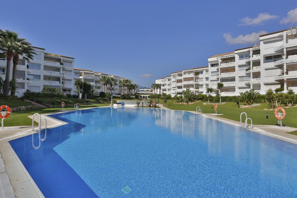 PR20 Beach front flat Puerto Banus - last minute hotel in Marbella