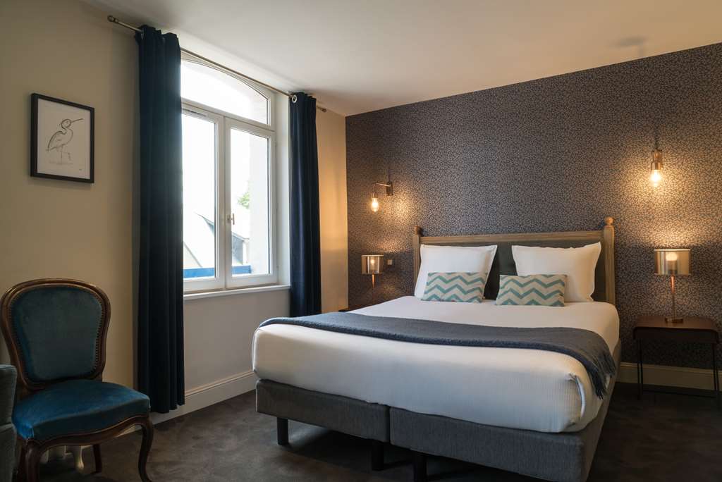 The Originals Boutique Hôtel la Colonne de Bronze in Abbeville, France