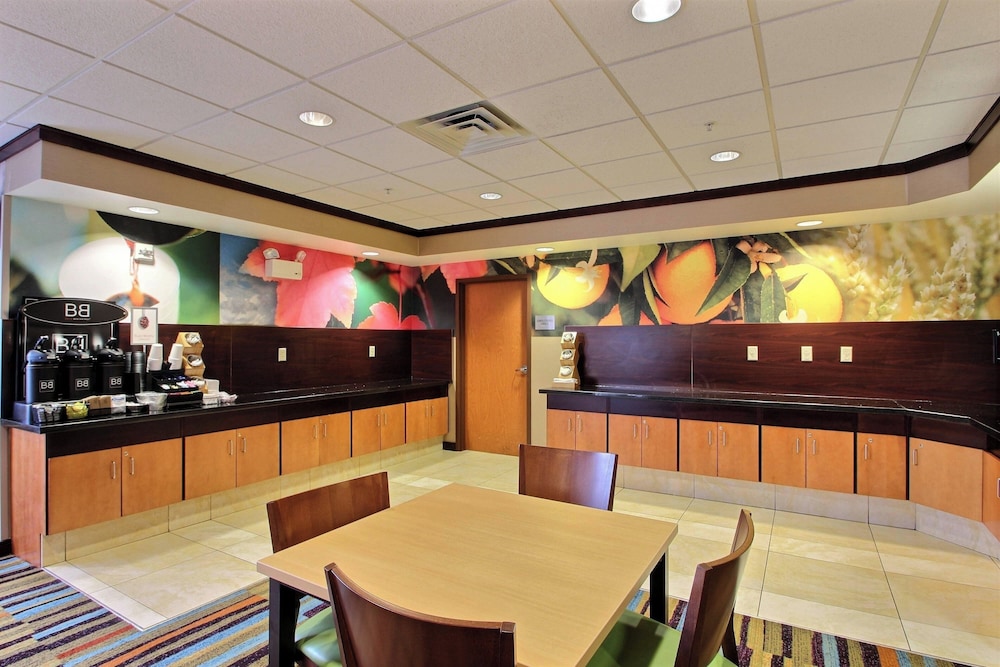 Fairfield Inn & Suites by Marriott Milwaukee Airport - photo 72