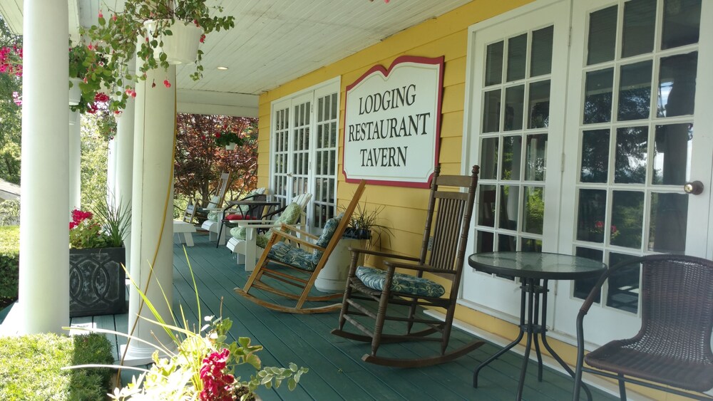 Thornewood Inn & Restaurant - photo 42