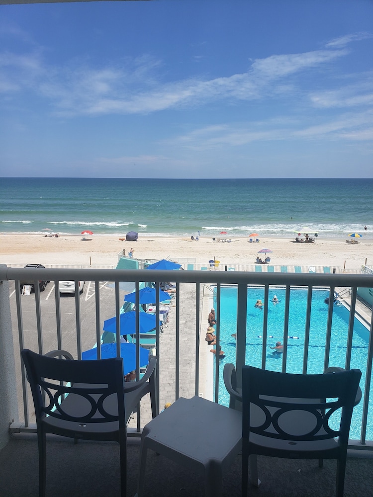 The Maverick Resort - featured photo