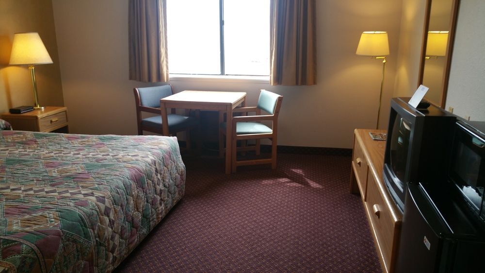Travelodge by Wyndham Deer Lodge Montana - photo 14