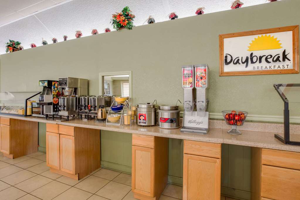 Days Inn by Wyndham Asheville West - photo 15