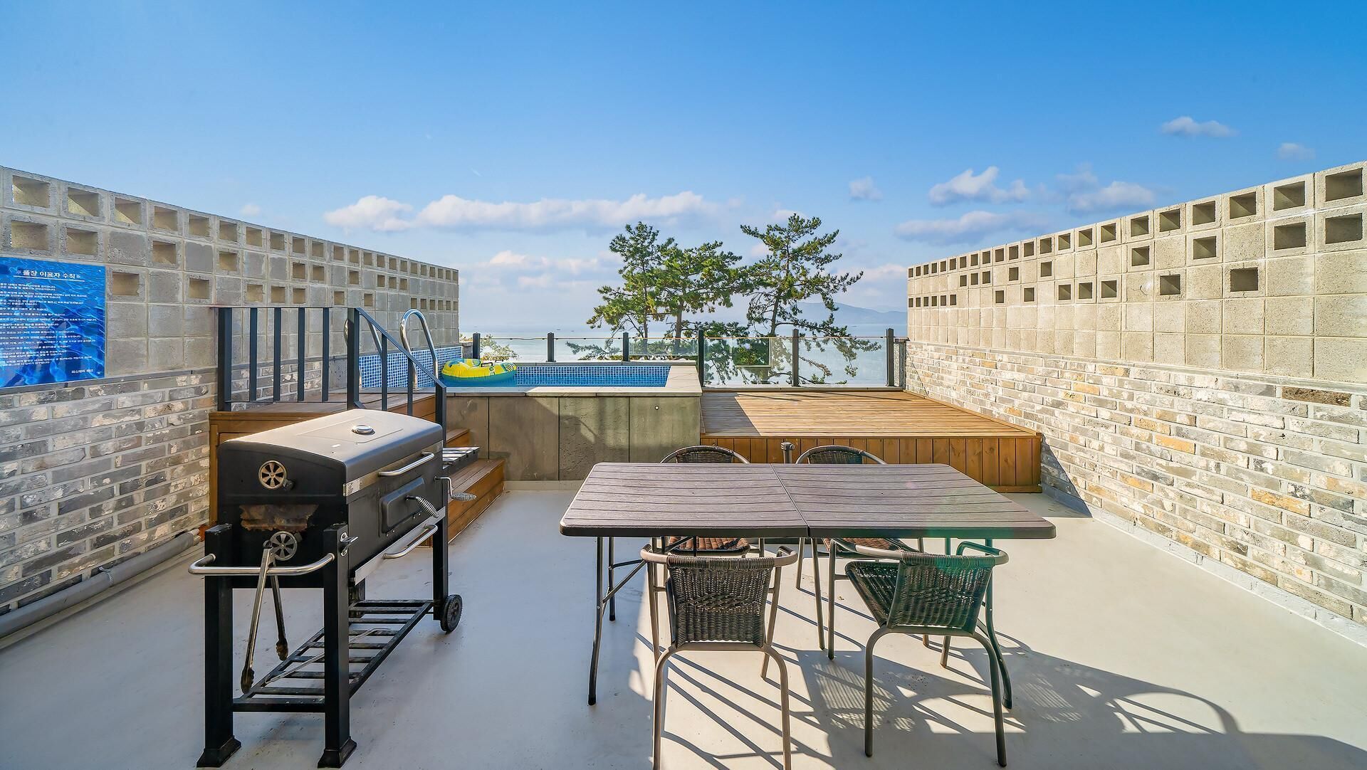 Yeosu Fisterra Spa Poolvilla in Yeosu, South Korea