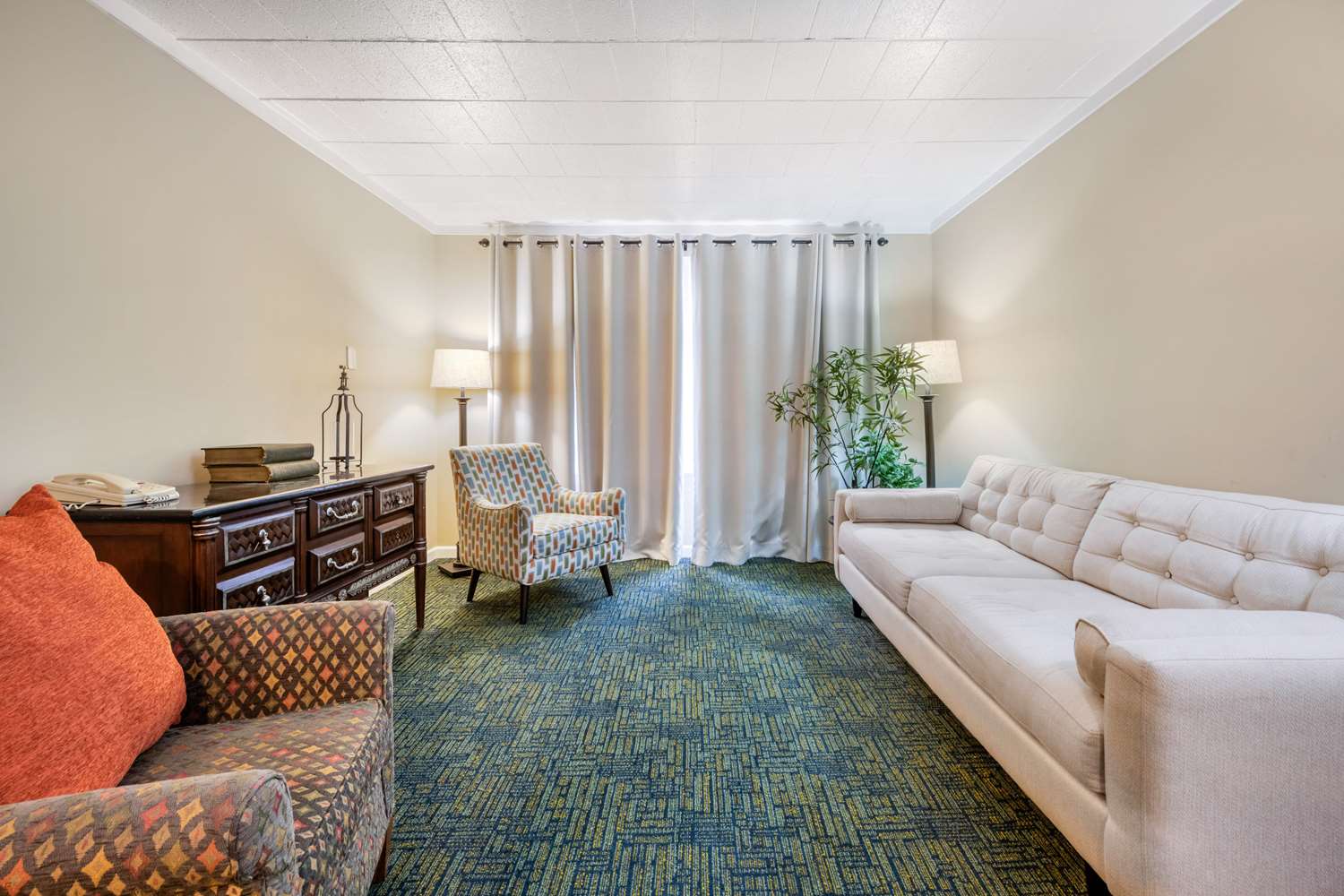 Clarion Hotel and Conference Center Harrisburg West - photo 11