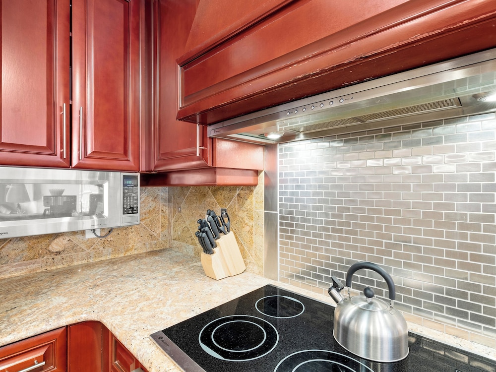 Canyons Village Condos by All Seasons Resort Lodging - photo 33