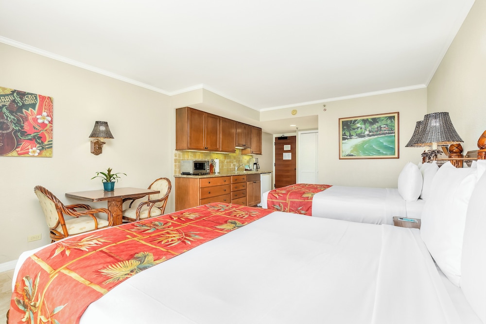 Luana Waikiki Hotel & Suites - photo 20