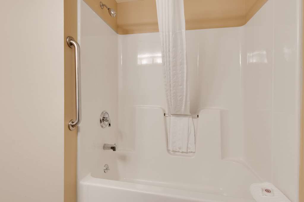 Comfort Inn Airport - photo 17