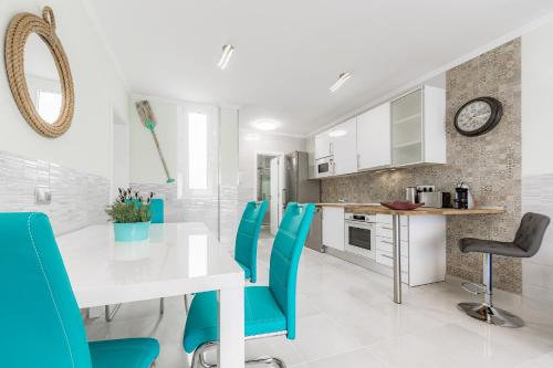 Apartment ISLAND VILLAGE with panoramic view — 4-Star Luxury Hotel in Adeje, Spain