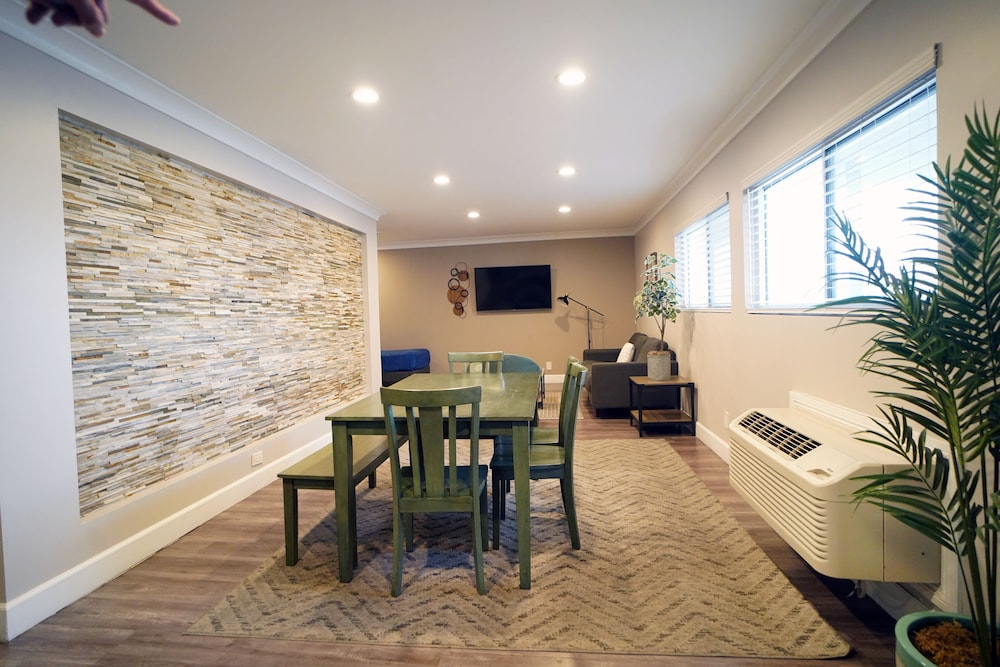 Anaheim Executive Inn & Suites - photo 68