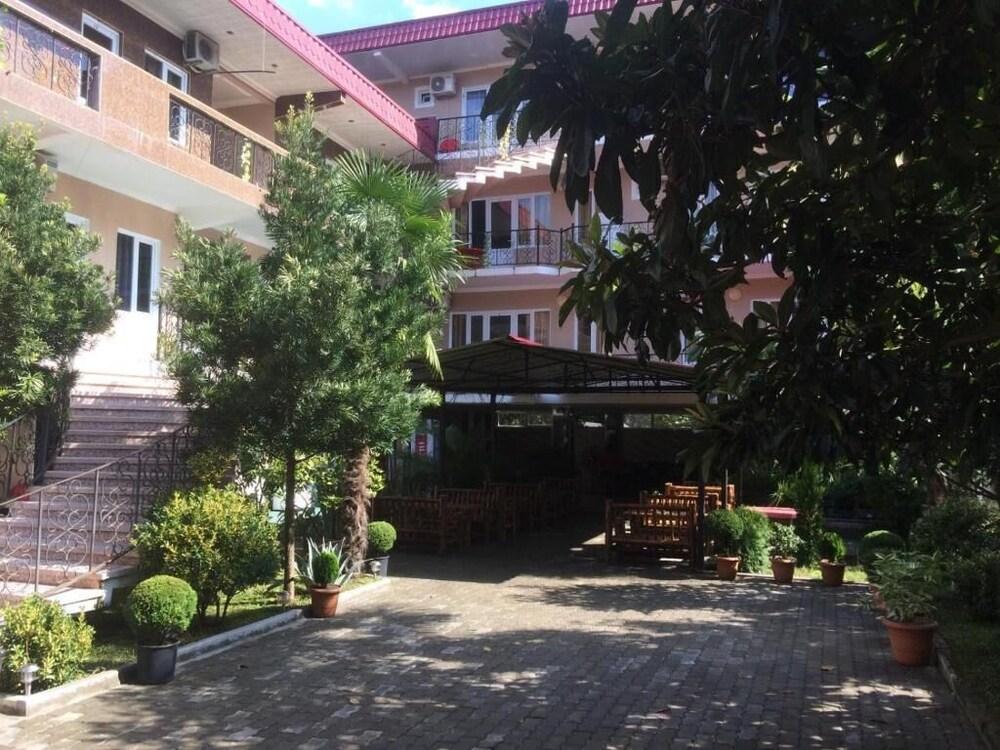 Gio 350 - carbon neutral hotel in Kobuleti
