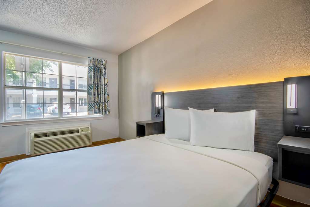 Studio 6 Extended Stay Austin TX Midtown - photo 12
