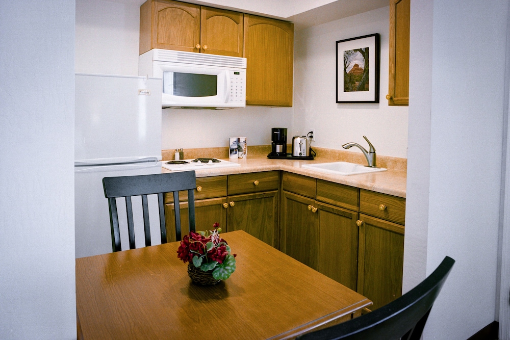 Pines Inn & Suites - photo 24