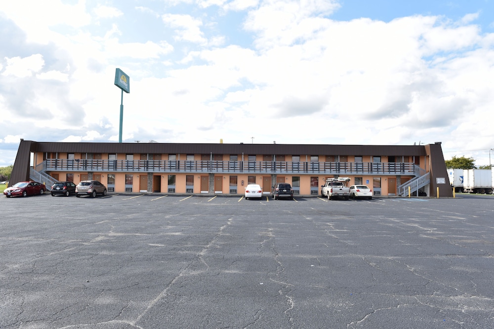Key West Inn Hobart - photo 26