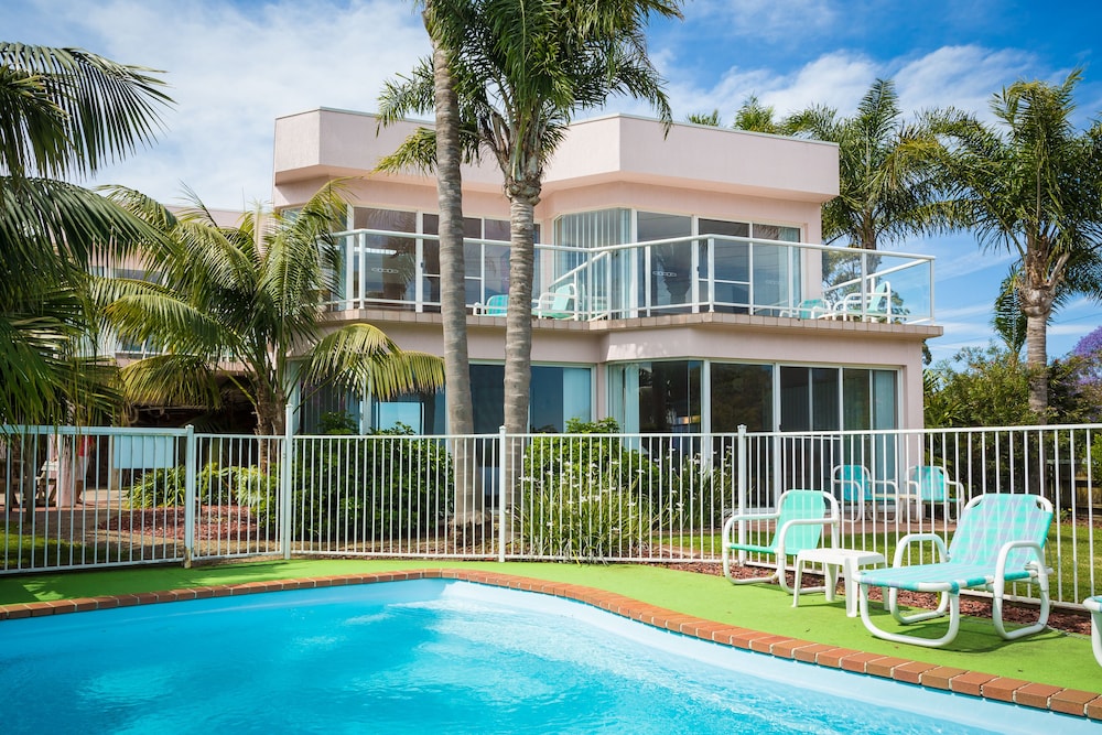 Beach Street Apartments — 4-Star Luxury Hotel in Merimbula, Australia