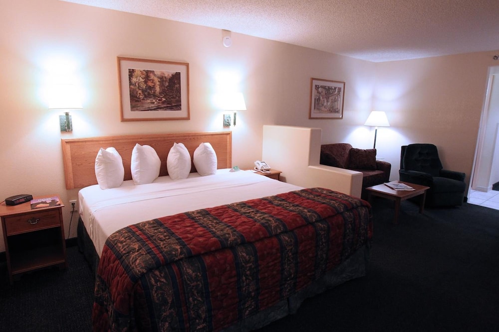Gateway Studio Suites - photo 7