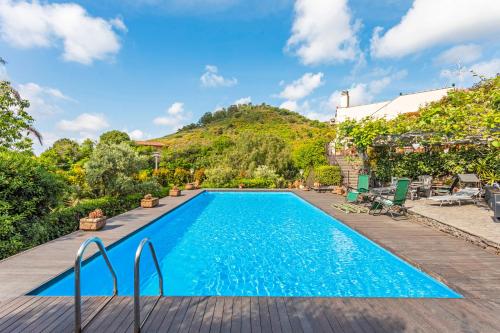 Queen Etna Beautiful Pool — hotel in Viagrande