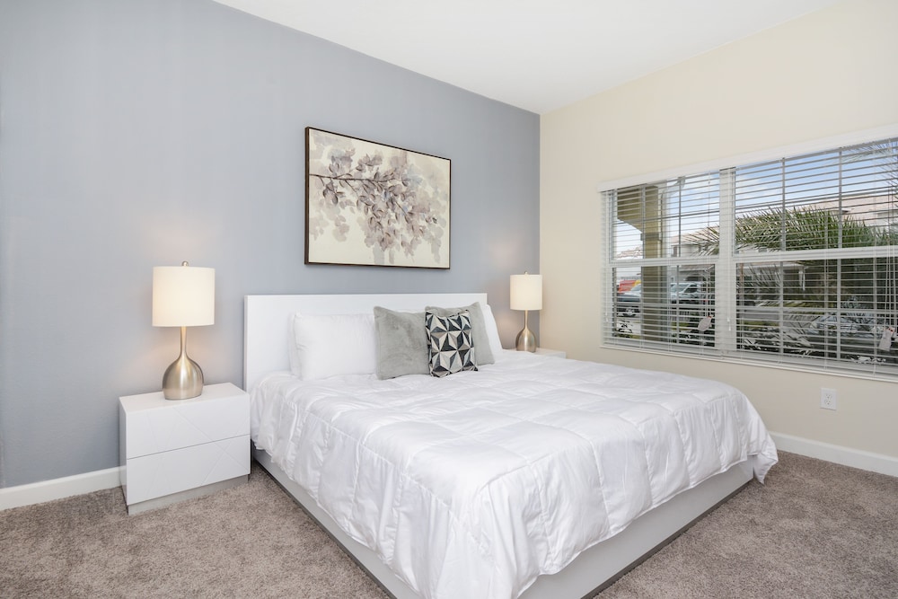 Four Bedrooms w Pool Townhome 4841 - photo 9