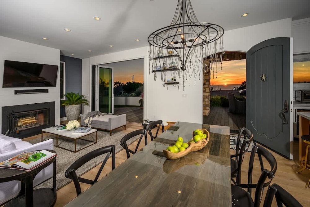 4BR Luxury Del Mar Beach House with Ocean Views — 4-Star Luxury Hotel in San Diego, United States