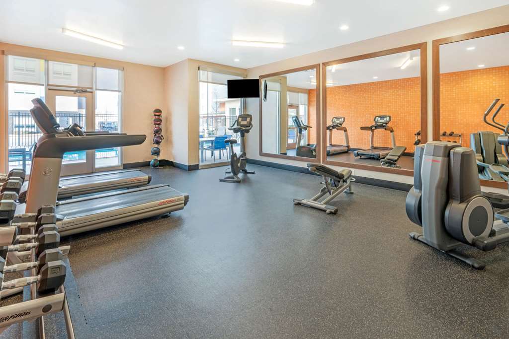 La Quinta Inn & Suites by Wyndham Oklahoma City Airport - photo 8