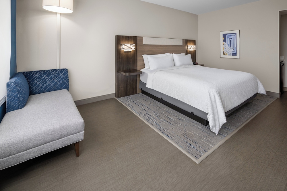 Holiday Inn Express & Suites Waynesboro East by IHG - photo 8