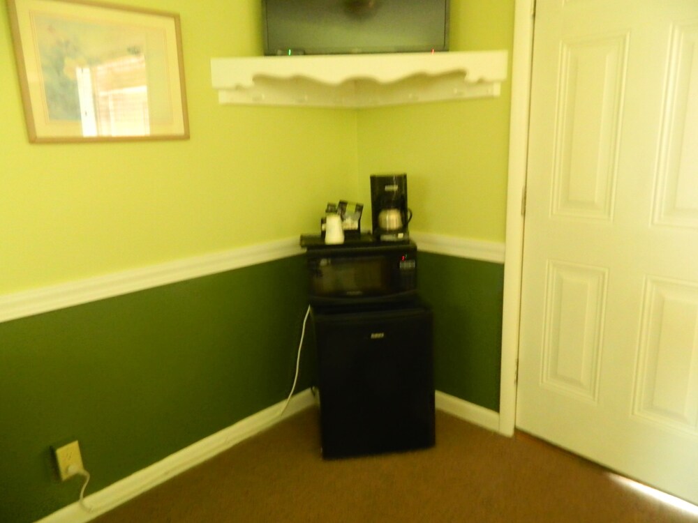 Country Motor Inn - photo 34