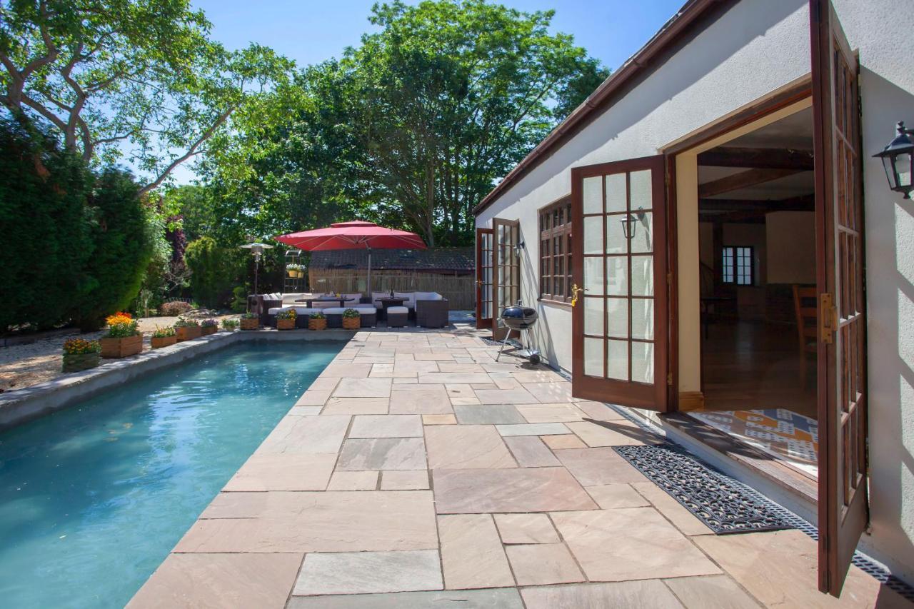 La Villa Olli Natural pool & Jacuzzi — 4-Star Luxury Hotel in Bristol, United Kingdom