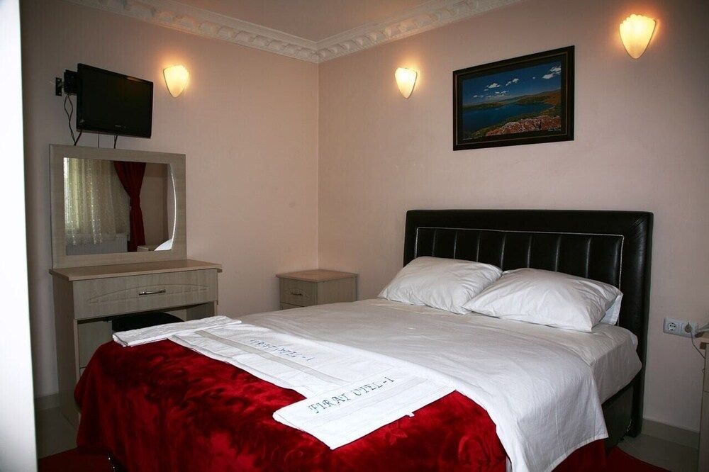 Firat Otel — Mus