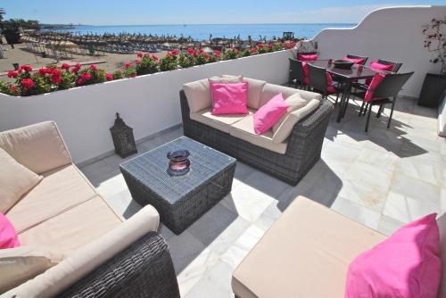 Deluxe Apartment on the Beach — 4-Star Luxury Hotel in Marbella, Spain