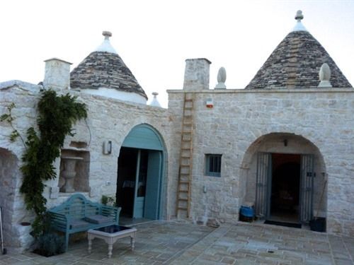 16 Trulli — 4-Star Luxury Hotel in Martina Franca, Italy