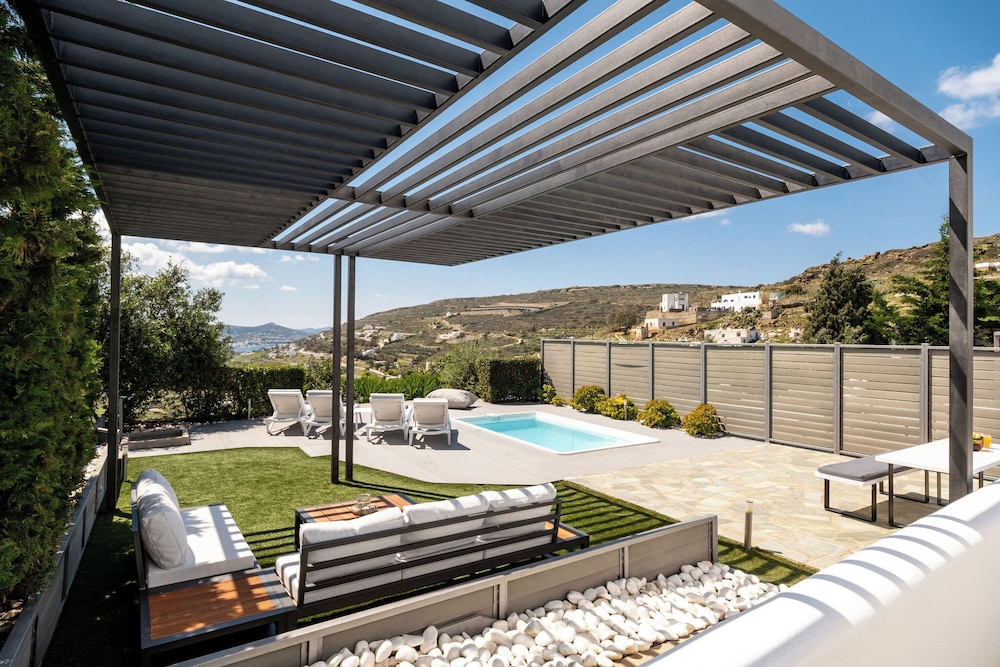 Azzurro Bianco Suites — 4-Star Luxury Hotel in Paros, Greece