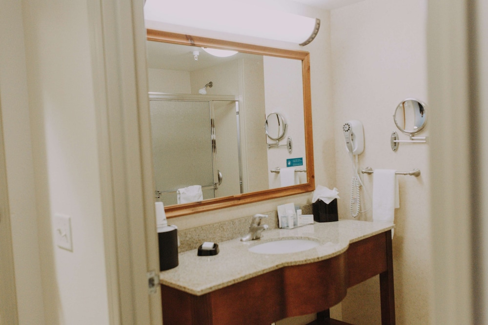 Hampton Inn & Suites Green River - photo 29