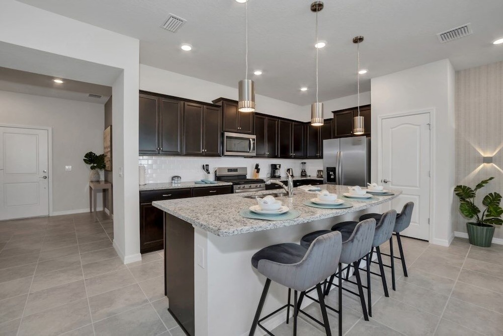 Brand New Home In Top Rated Resort Solterra 5 Bedroom Townhouse by Redawning - photo 16