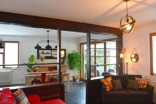 Le Logis de Lilie a Thones — hotel in Thones