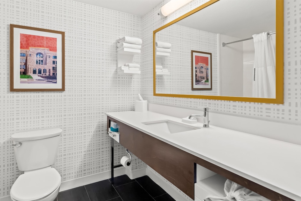 Hampton Inn Laramie - photo 38