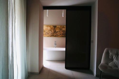 Guest House Colonna — 4-Star Luxury Hotel in Palermo, Italy