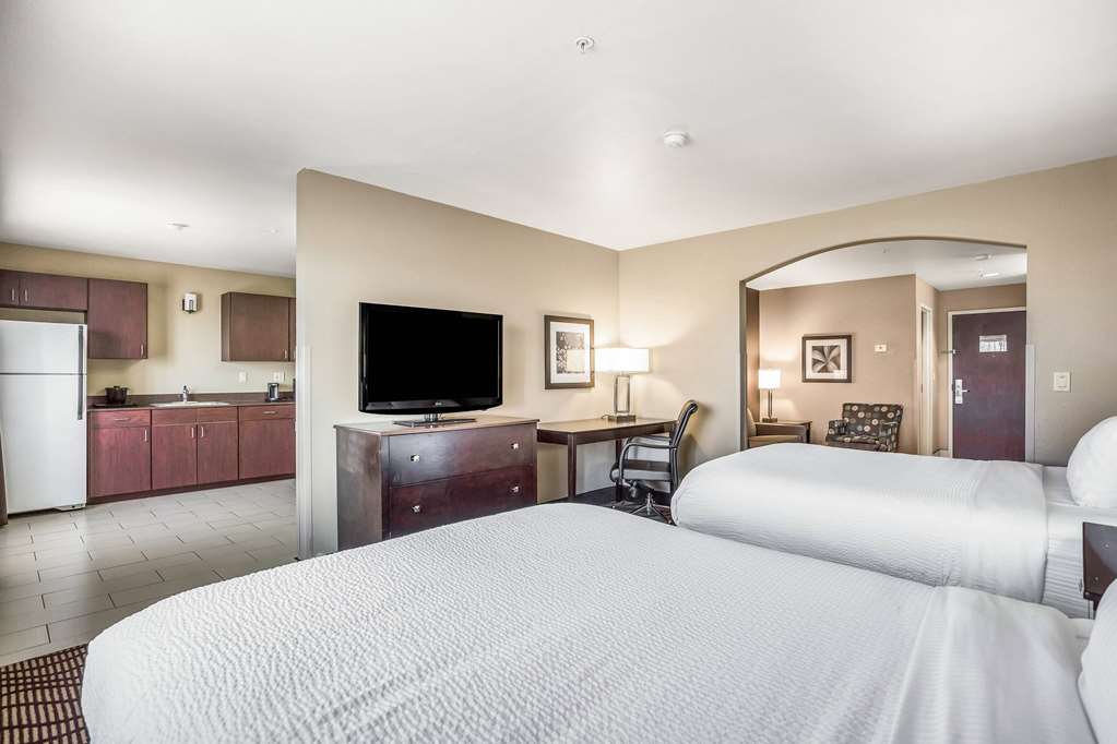 La Quinta Inn & Suites by Wyndham Meridian Boise West - photo 32